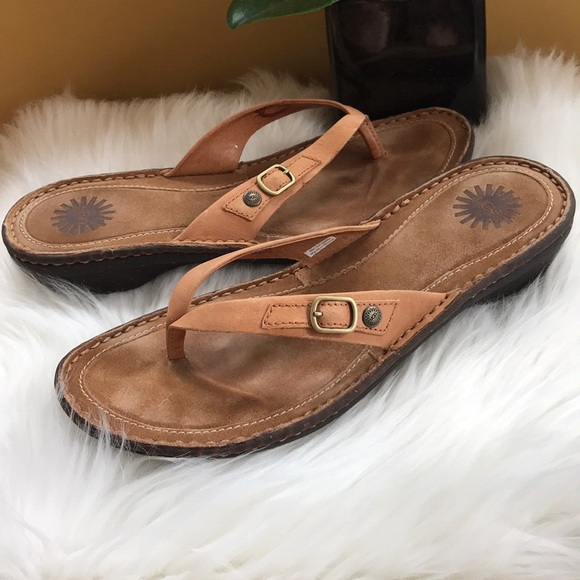 ugg flip flops leather